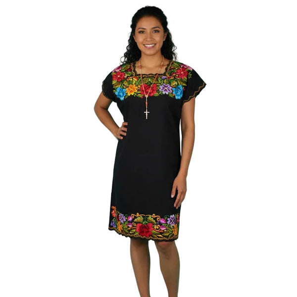 Vestido Huipil Negro Bordado en Ambos Lados Yucateco a Mano Modelo Itzel para Mujer