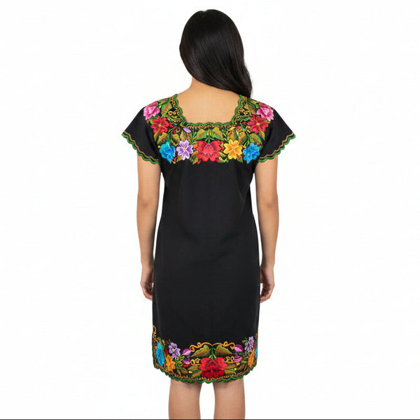 Vestido Huipil Negro Bordado en Ambos Lados Yucateco a Mano Modelo Itzel para Mujer