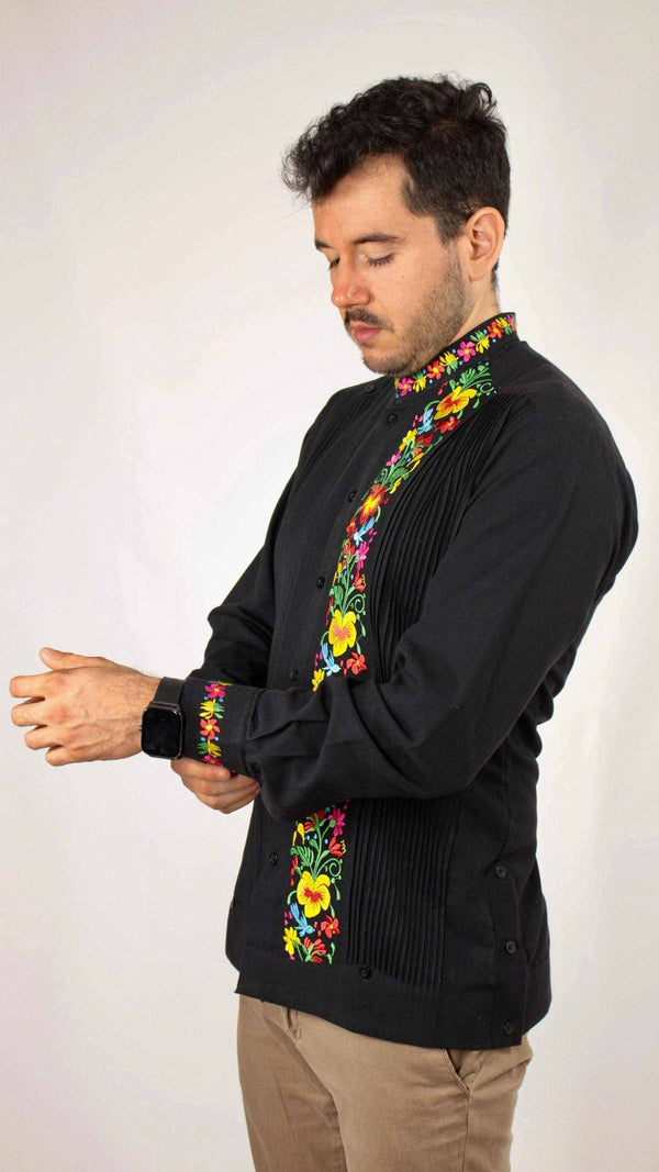 Guayabera Yucateca Negra De Lino Modelo Colibrí Manga Larga
