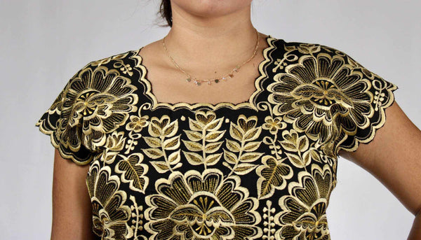 Blusa Yucateca Bordada Negra Lino Modelo Aurora