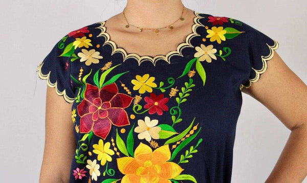 Blusa Yucateca Bordada Azul Marino Lino Modelo Estrella - Teya Artesanal