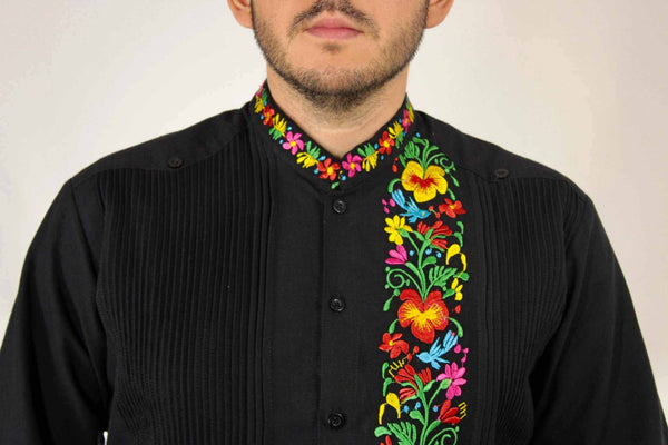 Guayabera Yucateca Negra De Lino Modelo Colibrí Manga Larga