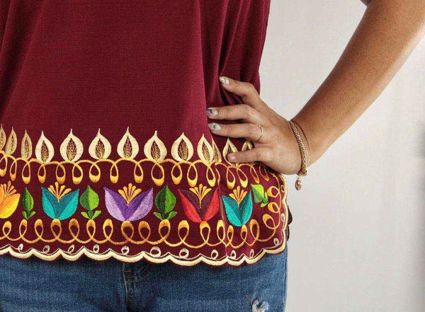 Blusa Yucateca Bordada Vino Lino Modelo Regina