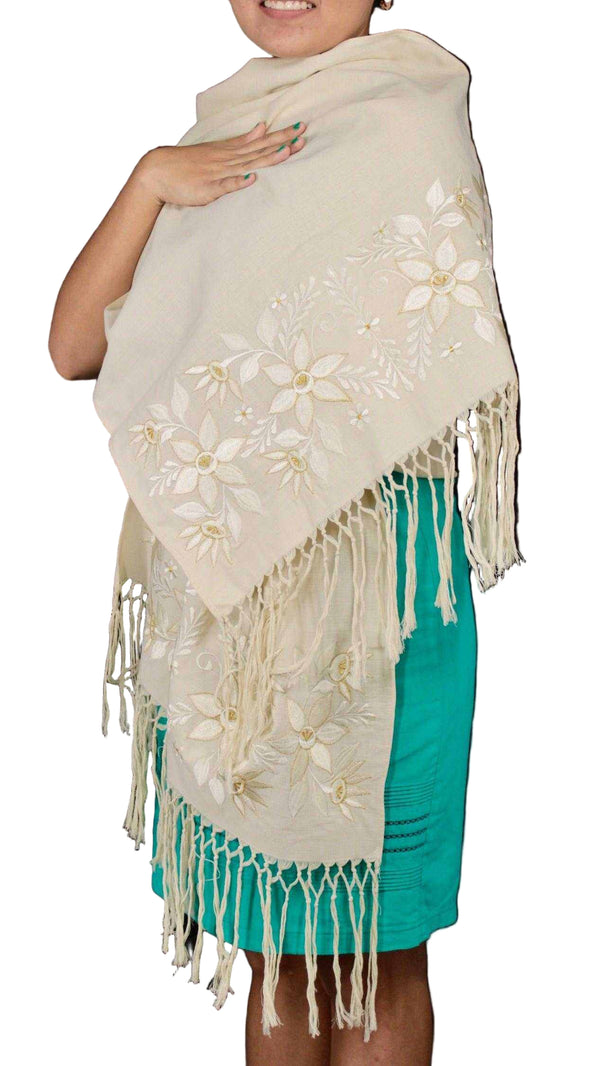 Rebozo Chal artesanal elegante bordado Yucateco color Beige 2.1 metros