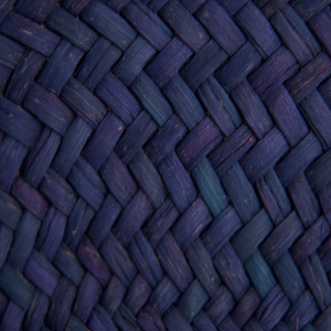 Abanico Artesanal Azul Marino Palma Jipijapa con Mango de Madera