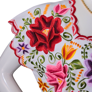 Blusa Artesanal Yucateca Blanca Bordada a Mano Modelo Natalia para Mujer
