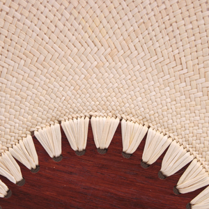Beige Palma Jipijapa artisan fan with hand -made wooden handle