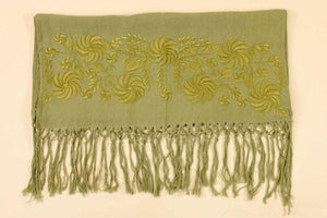 Rebozo Chal Artesanal Verde Hoja 100% Lino Bordado Yucateco a mano 2.1 metros