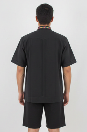 Guayabera Yucateca Bordada Negra Modelo Colibrí Manga Corta para Hombre