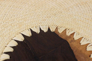 Abanico Artesanal Beige Paleta Palma Jipijapa con Mango de Madera