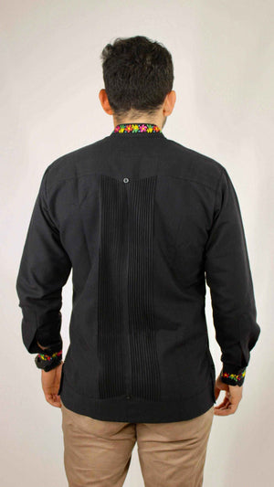 Guayabera Yucateca Negra De Lino Modelo Colibrí Manga Larga