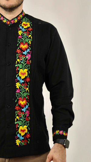 Guayabera Yucateca Negra De Lino Modelo Colibrí Manga Larga