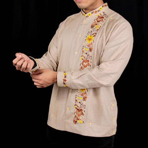 Guayabera Yucateca Beige De Lino Modelo Colibrí Manga Larga