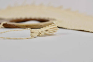 Abanico Artesanal Beige Palma Jipijapa con Mango de Madera Hecho a Man